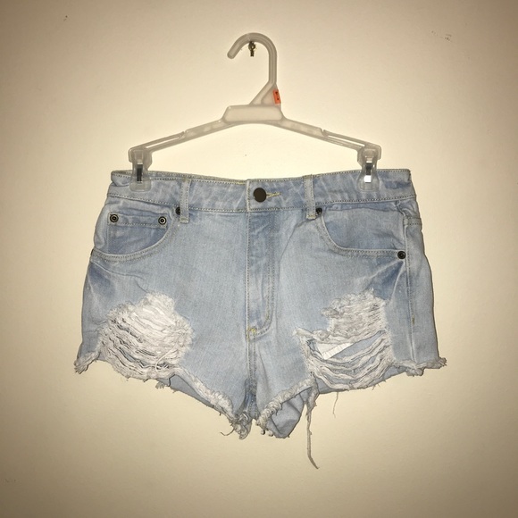Forever 21 Pants - Forever 21 high waisted denim shorts